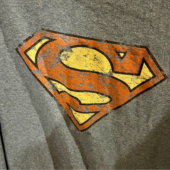 Vintage / Retro Feel Superman T-Shirt - Picture 3 of 7